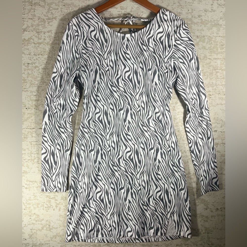 NWT ET CLET Forget About It Grey/White Dress Open Back Size Large Party Nite Out